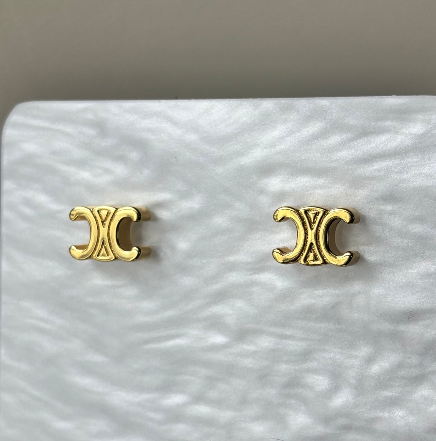 Boucles d’oreille mini c