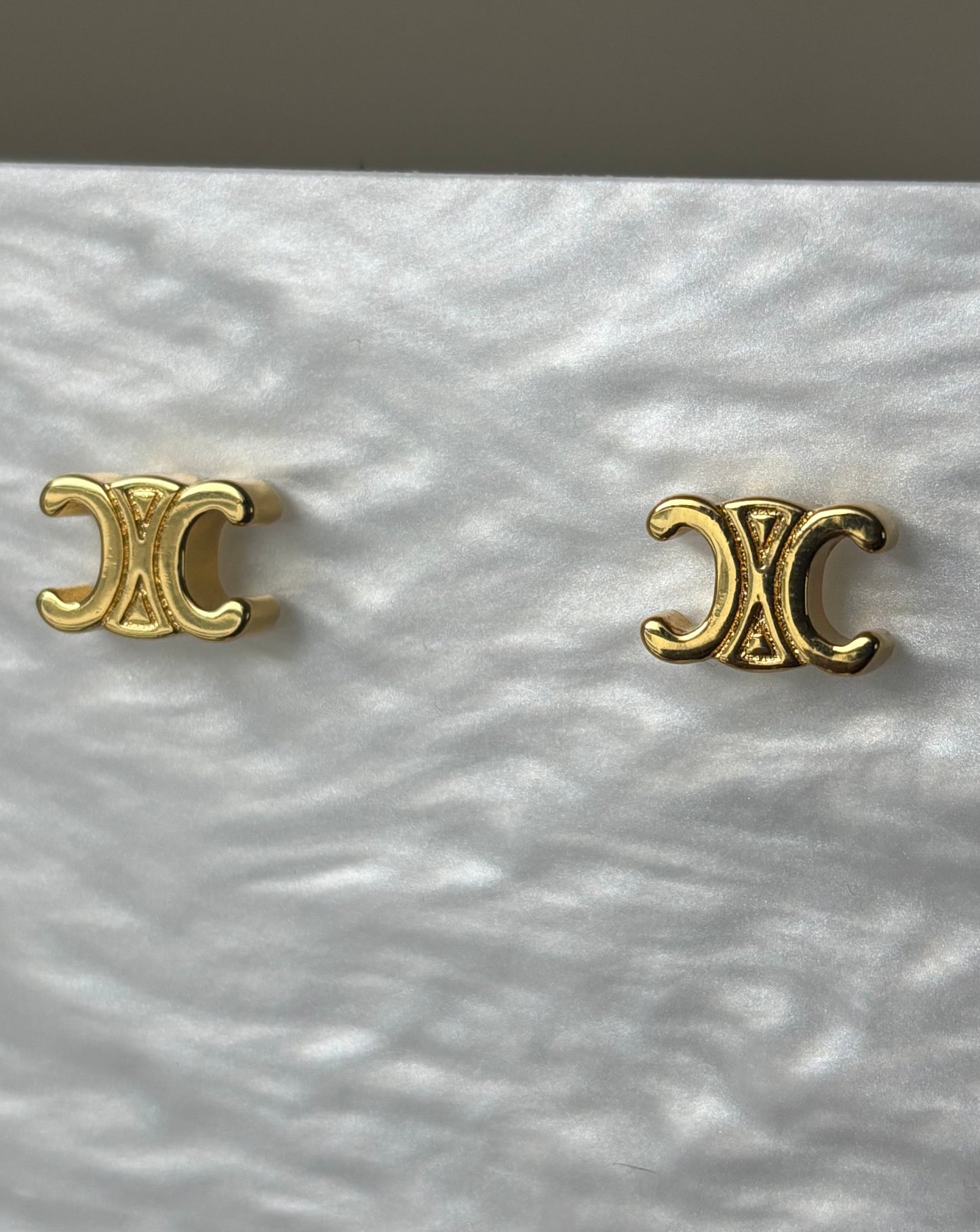 Boucles d’oreille mini c